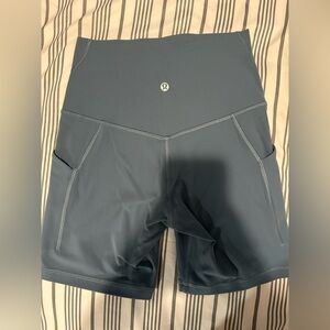Lululemon high raise 6inch shorts with pockets